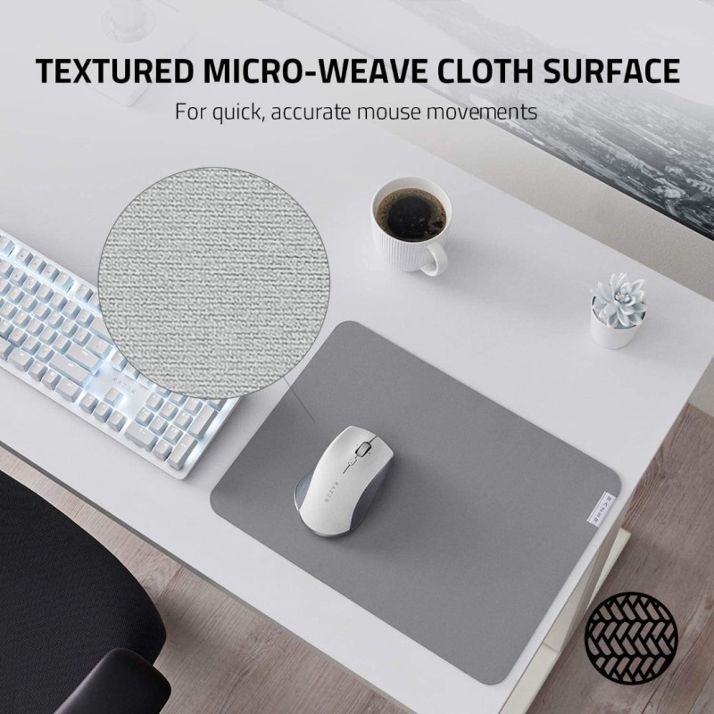Razer Pro Glide: Thick, High-Density Foam - Non-Slip Base - Textured Micro-Weave Cloth Surface - Medium Razer Pro Glide: Thick, High-Density Foam - Non-Slip Base - Textured Micro-Weave Cloth Surface - Medium